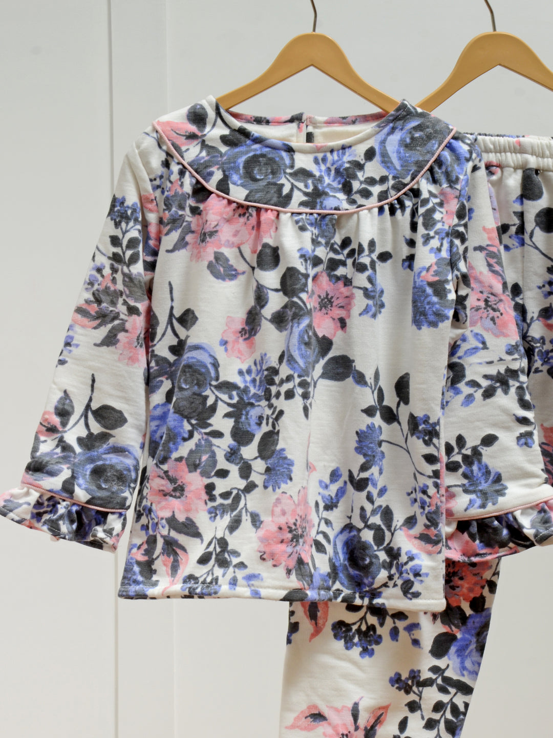 Winter Rose Winter Nightsuit