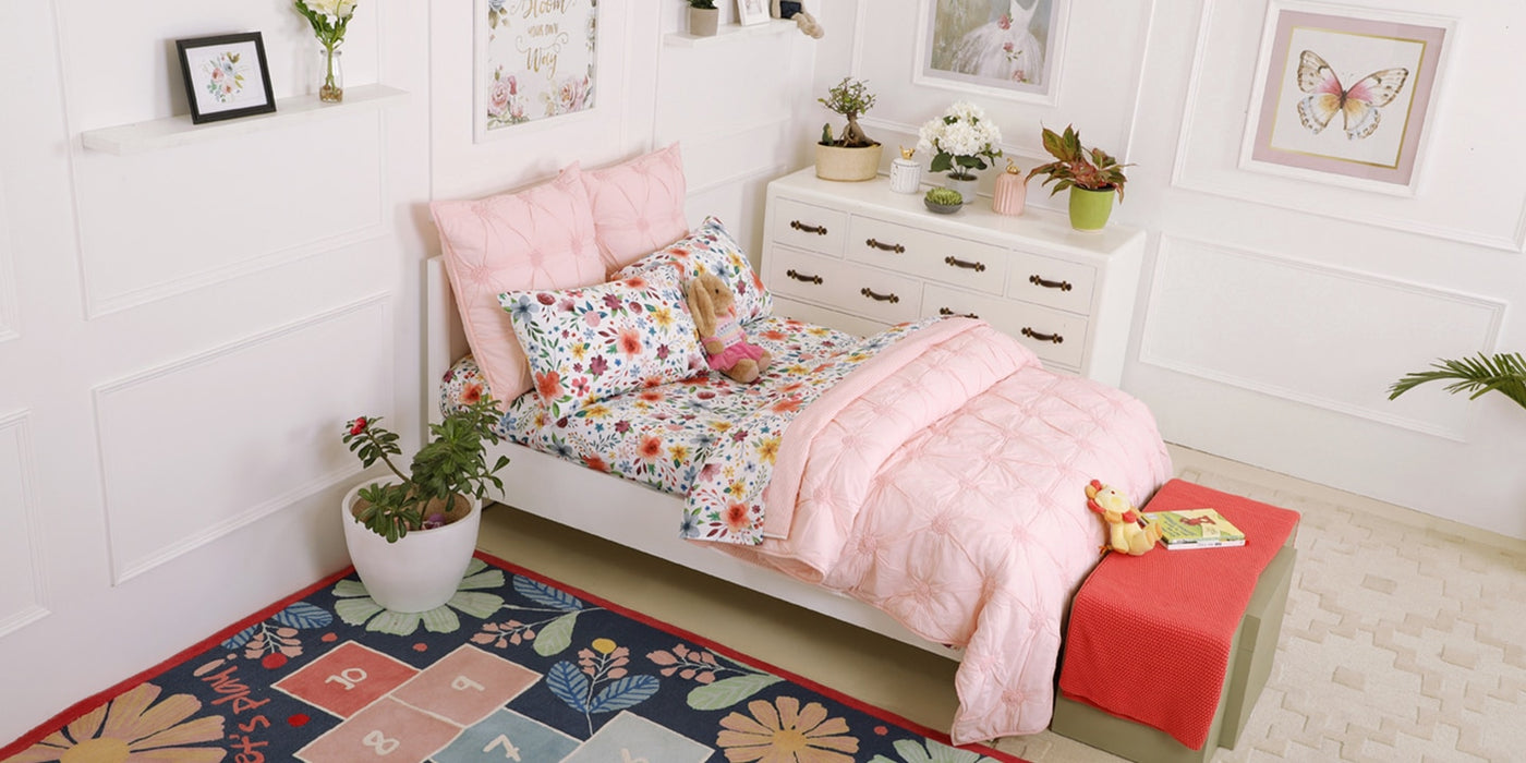 Floral Bloomingdales Quilt and Bed sheet