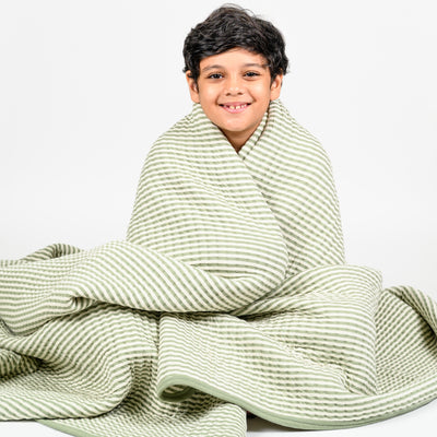 Cool Blue Knit Quilted Blanket with Sherpa