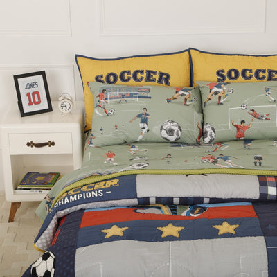Football Mania Organic Cotton Quilt for Boys bedroom decor